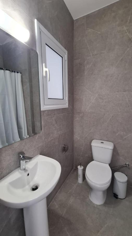Laertis Apartments - By Imh Travel & Tours Paphos Bagian luar foto