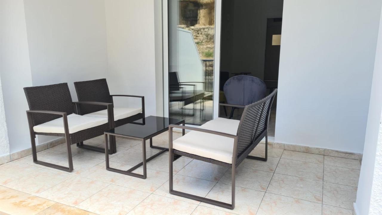 Laertis Apartments - By Imh Travel & Tours Paphos Bagian luar foto
