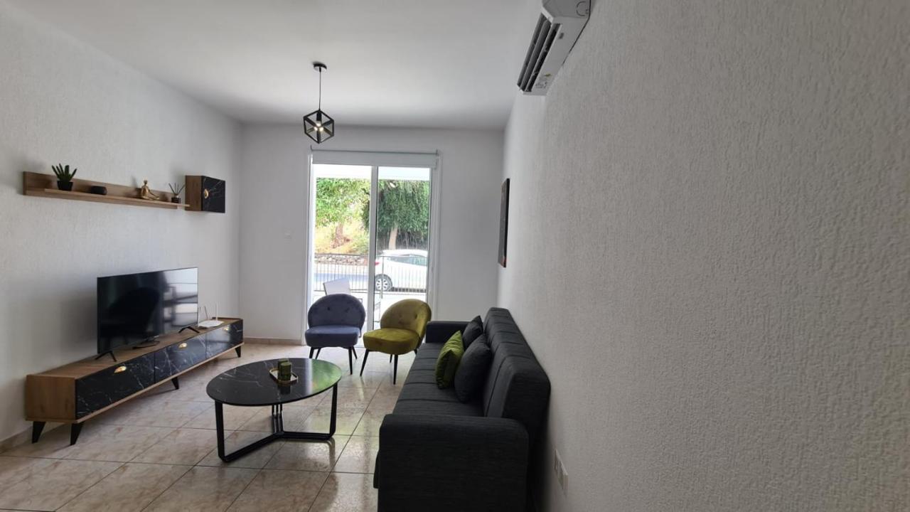 Laertis Apartments - By Imh Travel & Tours Paphos Bagian luar foto