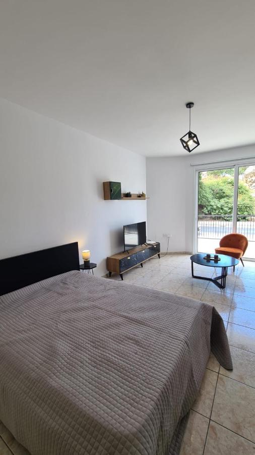 Laertis Apartments - By Imh Travel & Tours Paphos Bagian luar foto