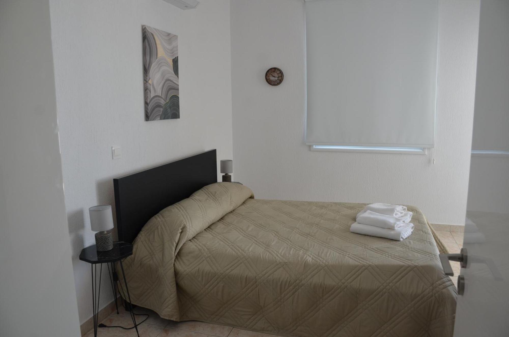 Laertis Apartments - By Imh Travel & Tours Paphos Bagian luar foto