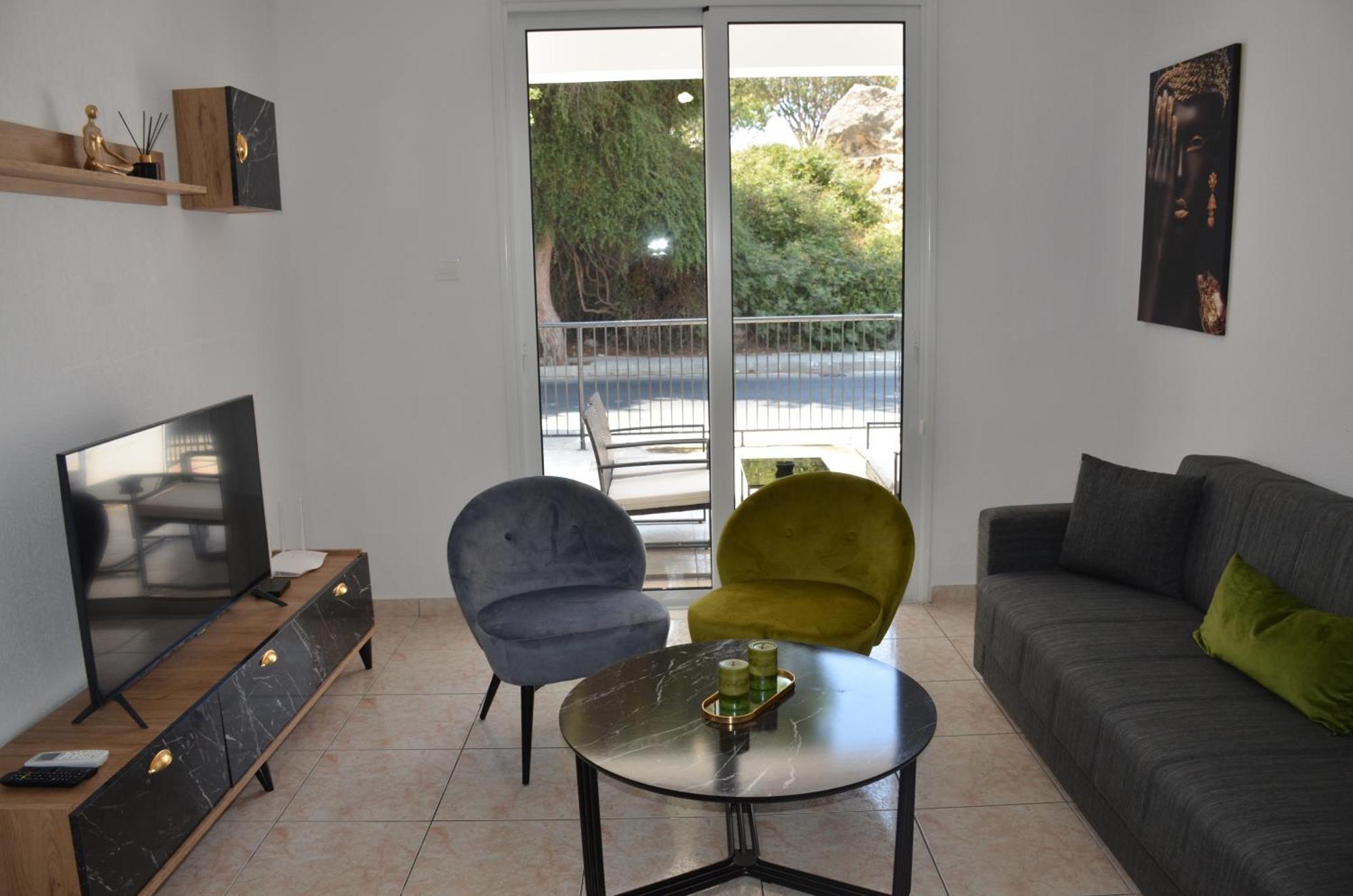 Laertis Apartments - By Imh Travel & Tours Paphos Bagian luar foto