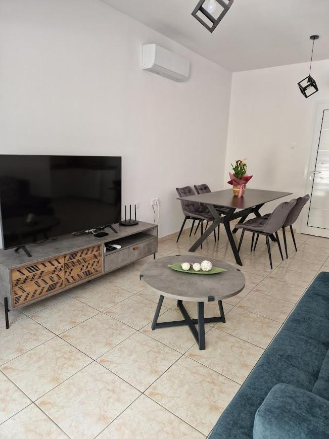 Laertis Apartments - By Imh Travel & Tours Paphos Bagian luar foto
