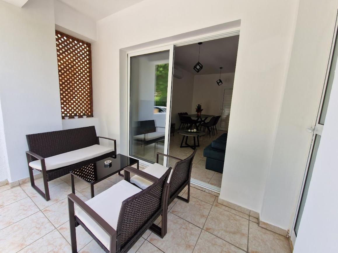 Laertis Apartments - By Imh Travel & Tours Paphos Bagian luar foto